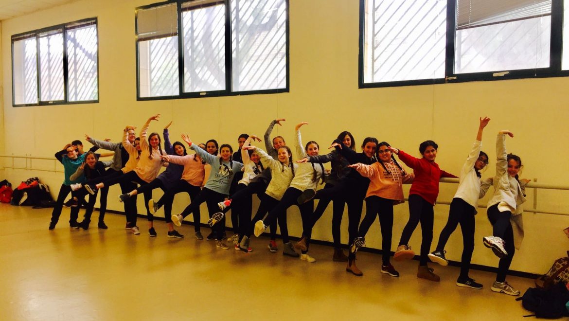 תלמידי התמחות ריקוד ביובלי הנגב בתחרות ריקודים אזורית